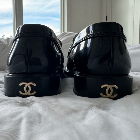 CHANEL black patent leather moccasins Chanel loafers - Picture 8 of 10